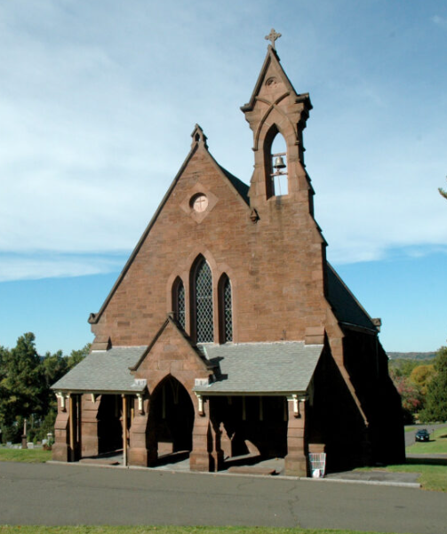 Russell Chapel at Indian Hill Cemetery